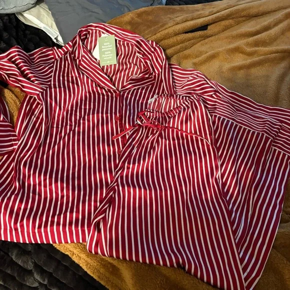 H&M Red and White Striped Pajama Set - Picture 9 of 11